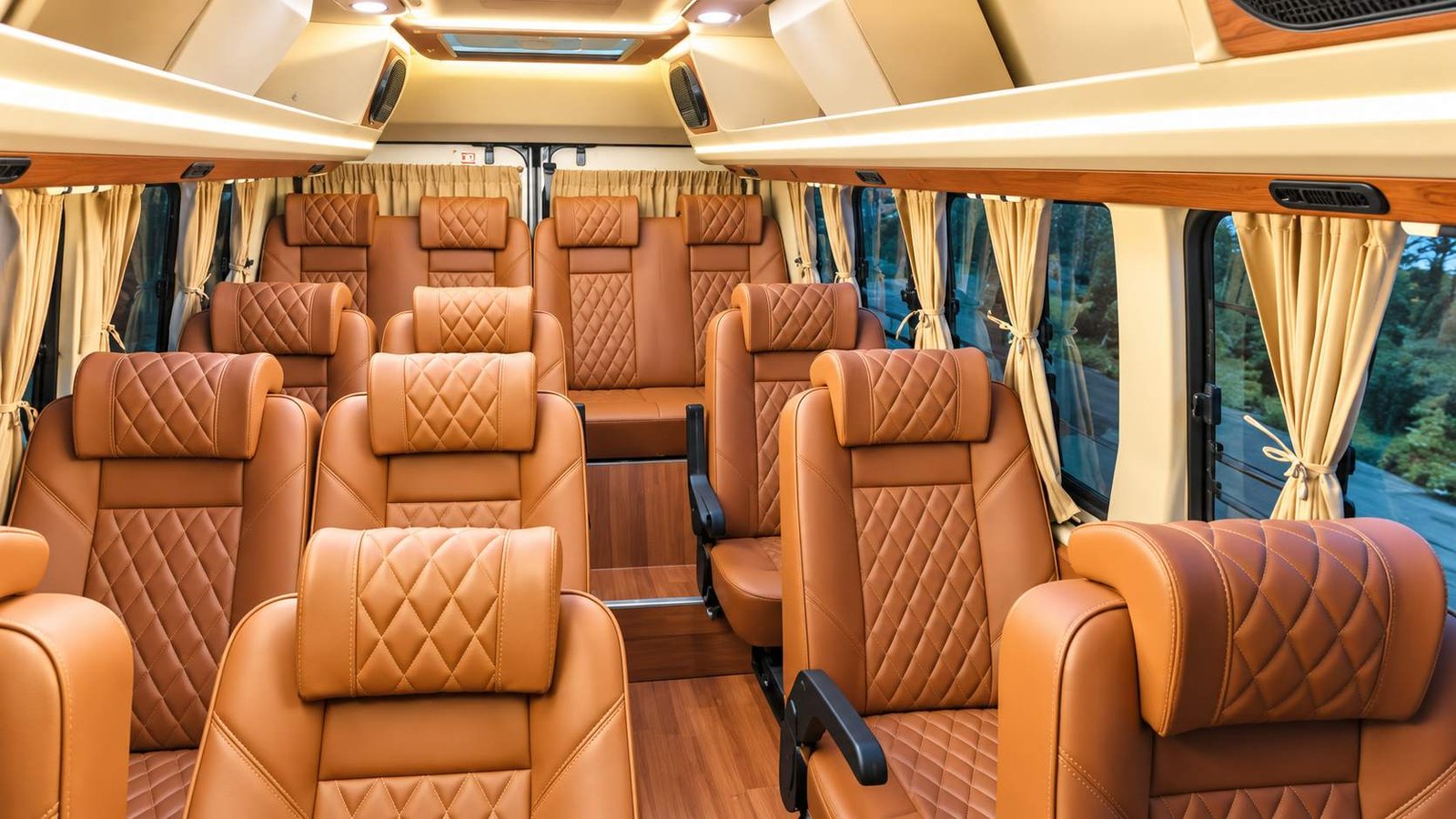 20 Seater Tempo Traveller